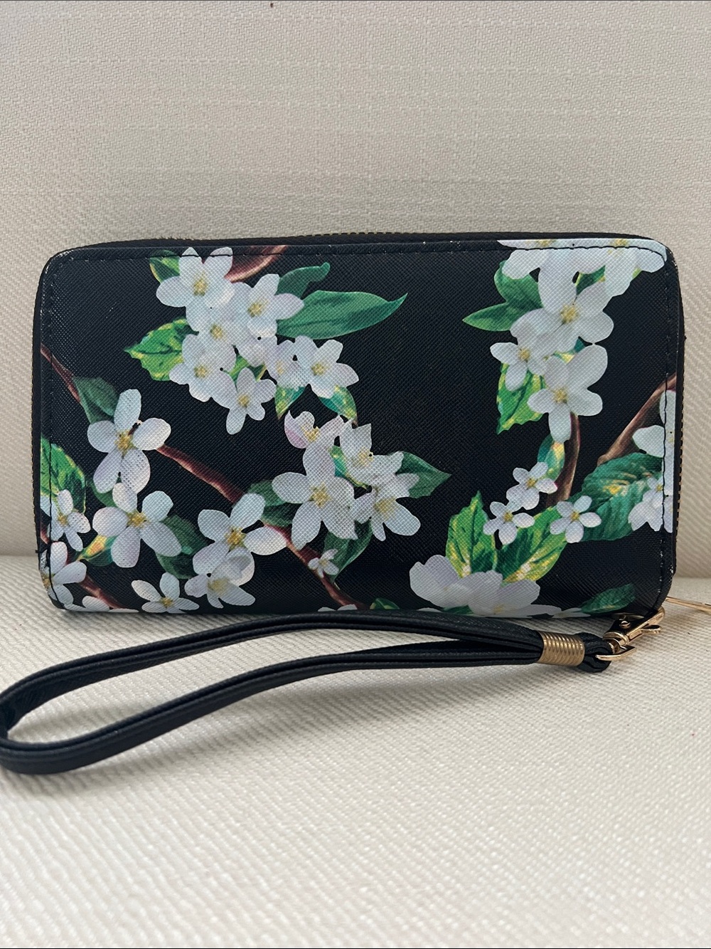 Floral Zip-Around Wristlet Wallet - Black White Blossom